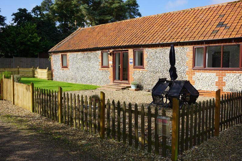 Anvil & Stable Cottages Felbrigg Экстерьер фото